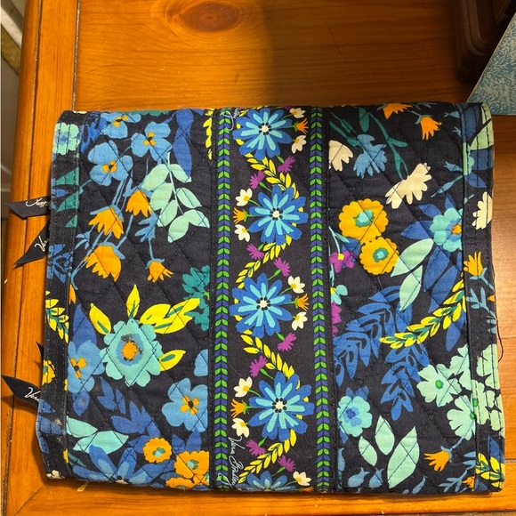Floral Quilted Makeup Bag - Picture 2 of 9